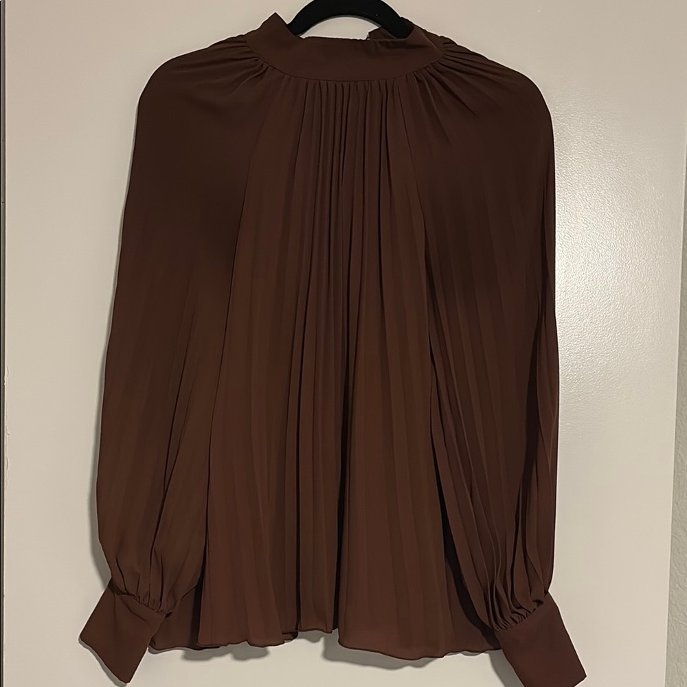 Womens Pleated High-Neck Blouse - Brown
